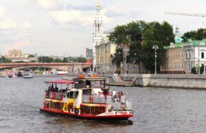 речной трамвайчик москва
